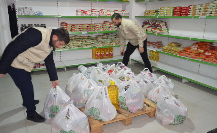 Umut Kervanı İnsani Yardım Vakfı, Muş'ta ihtiyaç sahiplerine yardımlarını sürdürüyor