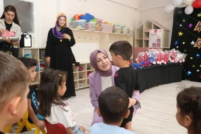 Vali Eşi Nurten Kızılkaya, ADEM’de Karne Sevincine Ortak Oldu