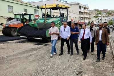 Vali Kızılkaya asfalt &ccedil;alışmalarını sahada denetledi