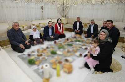Vali Kızılkaya, D&uuml;nya Kadınlar G&uuml;n&uuml;&rsquo;nde şehit ailesiyle iftarda buluştu
