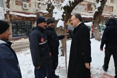 Vali Kızılkaya: Karla M&uuml;cadelede T&uuml;m İmkanlar Seferber