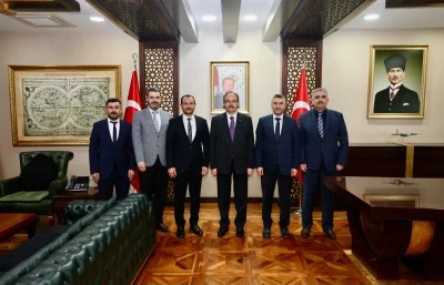 Vali Kızılkaya, m&uuml;ft&uuml;l&uuml;k personelini makamında kabul etti