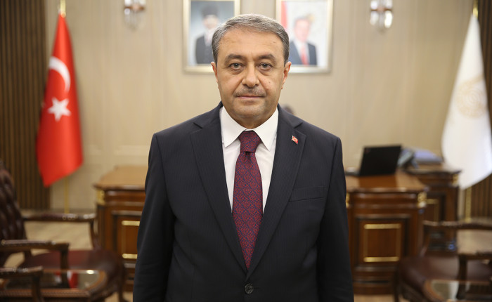 Valisi Şıldak'tan okula gitmeyen öğrenci velilerine uygulanacak para cezası açıklaması: