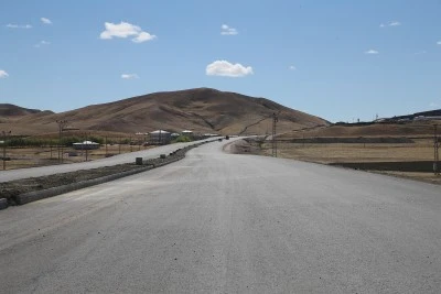 Van'a yapılan 41 kilometrelik çevre yolunda çalışmalar sürüyor