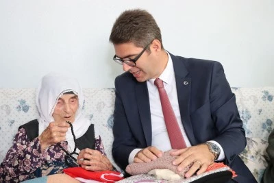 Van'da 106 yaşındaki kadına vefa ziyareti
