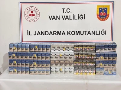 Van'da 15 bin 250 paket g&uuml;mr&uuml;k ka&ccedil;ağı sigara ele ge&ccedil;irildi