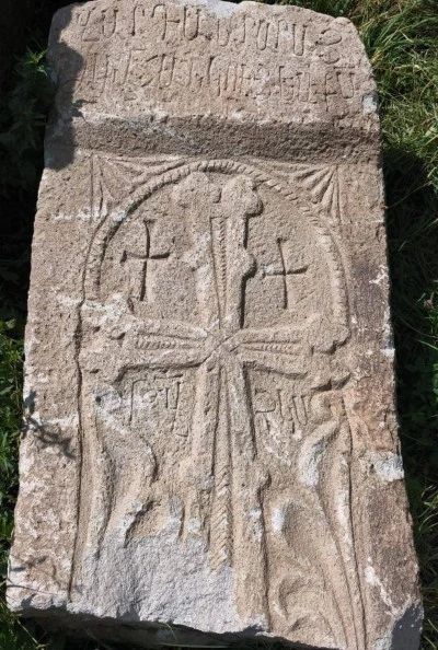 Van'da Bizans dönemine ait 2 kabartma taş stel ele geçirildi