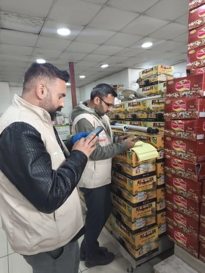 Van'da faaliyet gösteren işletmede 2 ton bozuk gıda ele geçirildi