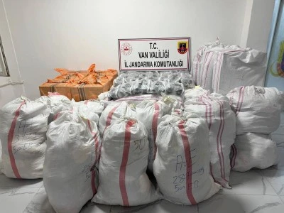 Van'da gümrük kaçağı malzemeler ele geçirildi