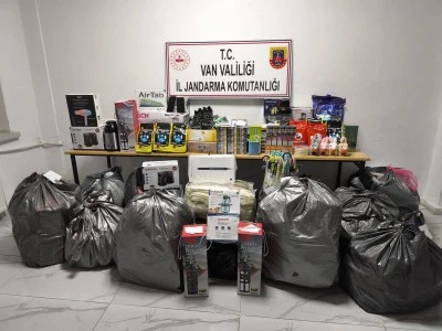 Van'da gümrük kaçağı malzemeler ele geçirildi