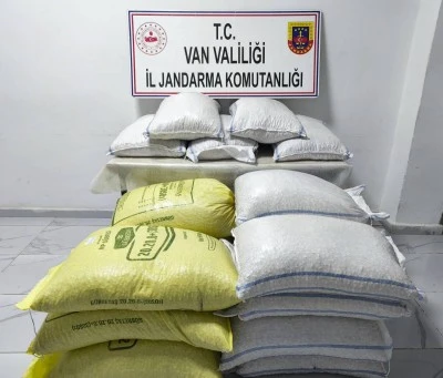 Van'da gümrük kaçağı malzemeler ele geçirildi