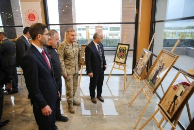 Van'da hükümlü ve tutukluların yaptığı eserler sergilendi