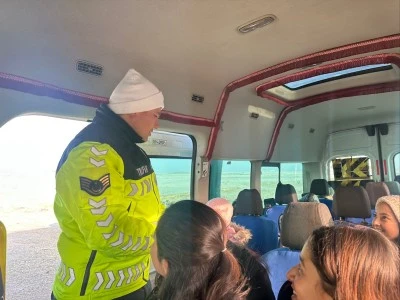 Van'da okul servisleri denetlendi ve öğrencilere trafik eğitimi verildi