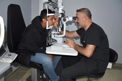 Van'da &quot;cross linking&quot; tedaviyle görme kaybının önüne geçiliyor