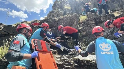 Van'da &quot;helikopter kazasında arama kurtarma tatbikatı&quot; yapıldı