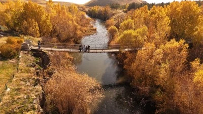 Van'daki İnci Kefali Tabiat Parkı sonbahar renklerine büründü