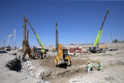 Van'ı &quot;sağlık üssü&quot; haline getirecek şehir hastanesinin yapım çalışmaları devam ediyor
