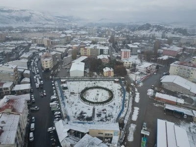 Van'ın iki ilçesinde kar yağdı