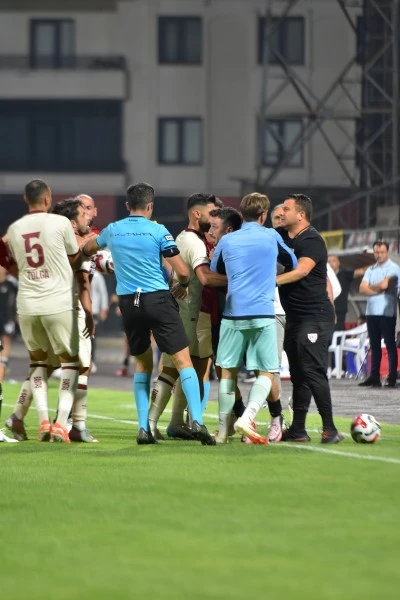 Vanspor Evinde Bandırmaspor’a Boyun Eğdi: 1-2