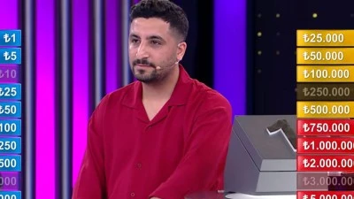 Var Mısın Yok Musun'da geceye damga vuran yarışmacı! 1,4 milyon TL'yi reddetti, kazandığı &ouml;d&uuml;l şaşırttı