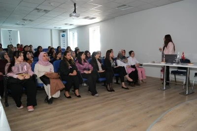 VEDAŞ'ta görevli kadın çalışanlar meme kanseri hakkında bilgilendirildi