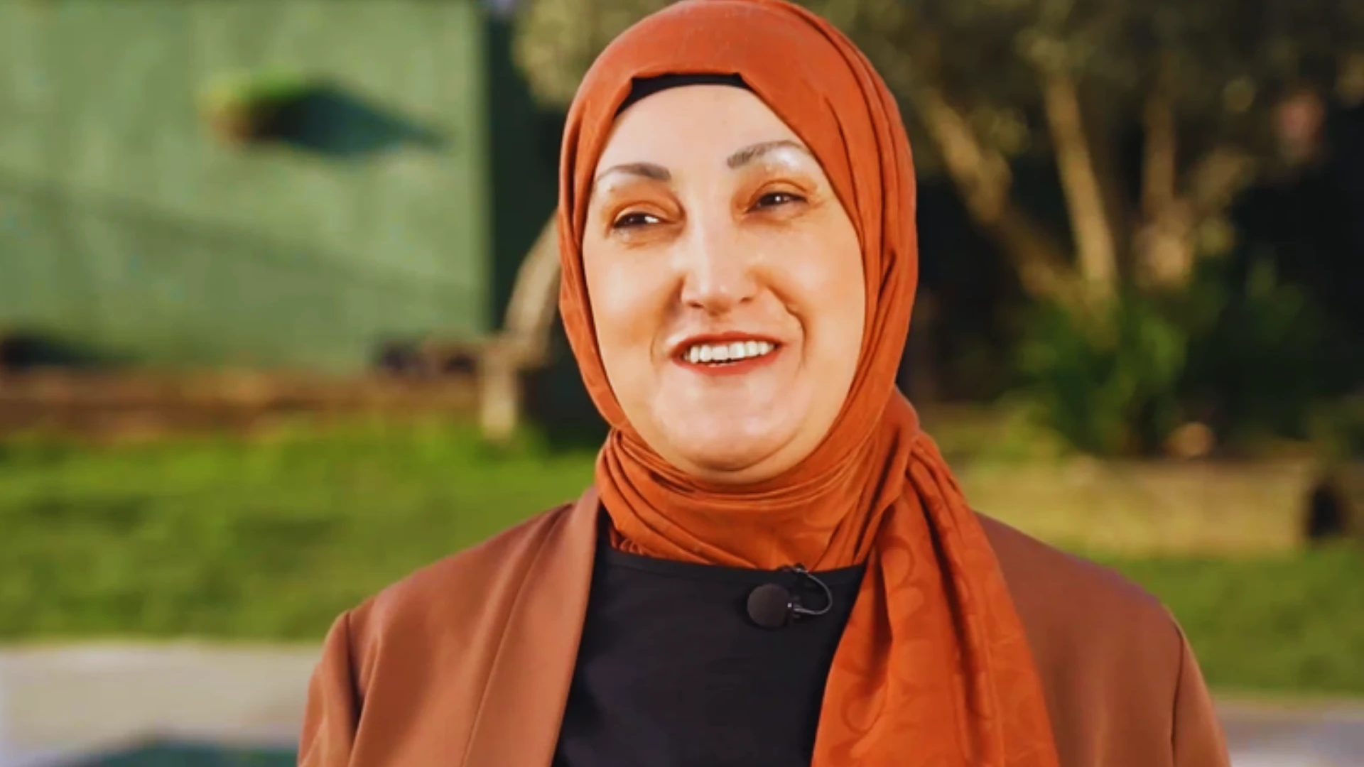 Yemekteyiz Hatice &Ouml;zel kimdir, ka&ccedil; yaşında? Nereli, ne iş yapıyor? 2-6 Mart haftasının ilk yarışmacısı merak konusu oldu