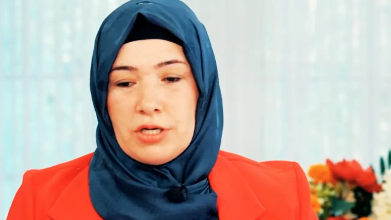 Yemekteyiz Kezban kimdir? Ka&ccedil; yaşında, nereli? Mesleği ne? Evli mi?