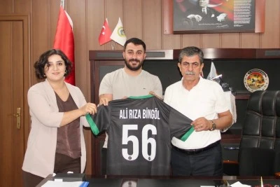 Yeni Spor Kulübünden Bingöl’e Forma Hediyesi