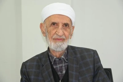 Yerde Bulduğu Altın Yüzüğün Sahibini Arıyor