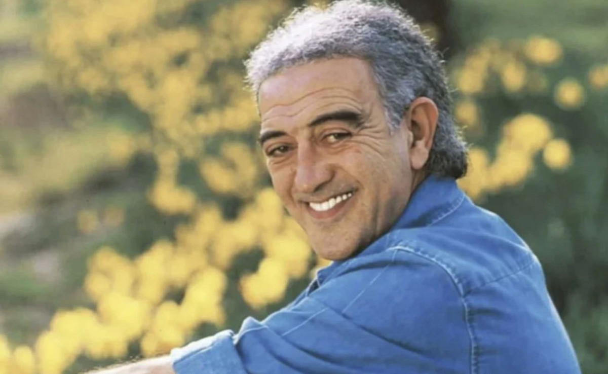 Yoğun bakımda tedavi gören sanatçı Edip Akbayram hayatını kaybetti