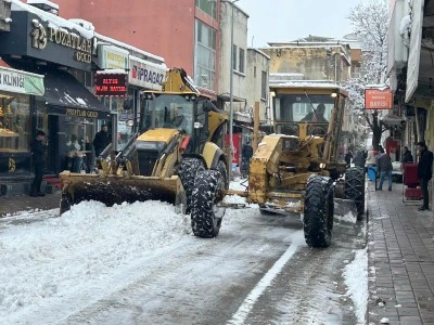 Yoğun Kar Yağışı Sonrası Karla M&uuml;cadele &Ccedil;alışmaları Devam Ediyor