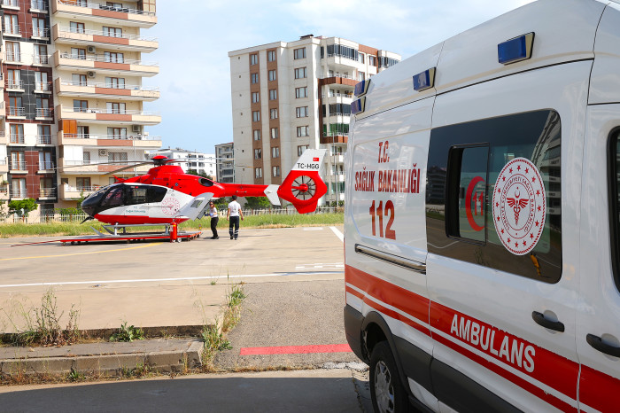 Diyarbakır'da ambulans helikopter kalp krizi geçiren 82 yaşındaki kadın için havalandı