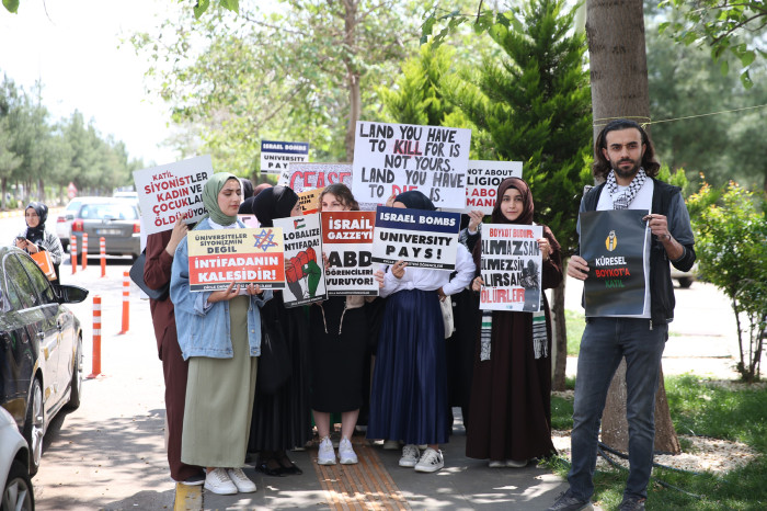 Diyarbakır'da üniversite öğrencilerinden İsrail'in Gazze'deki saldırılarına tepki
