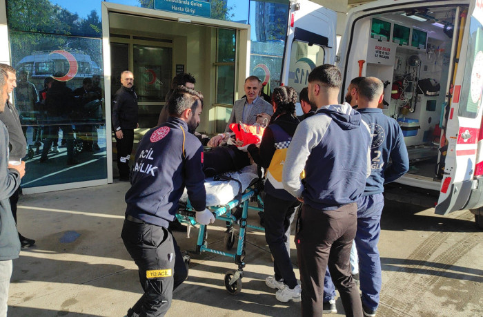 Siirt'te kolunu tarım aracına kaptıran kişi ağır yaralandı